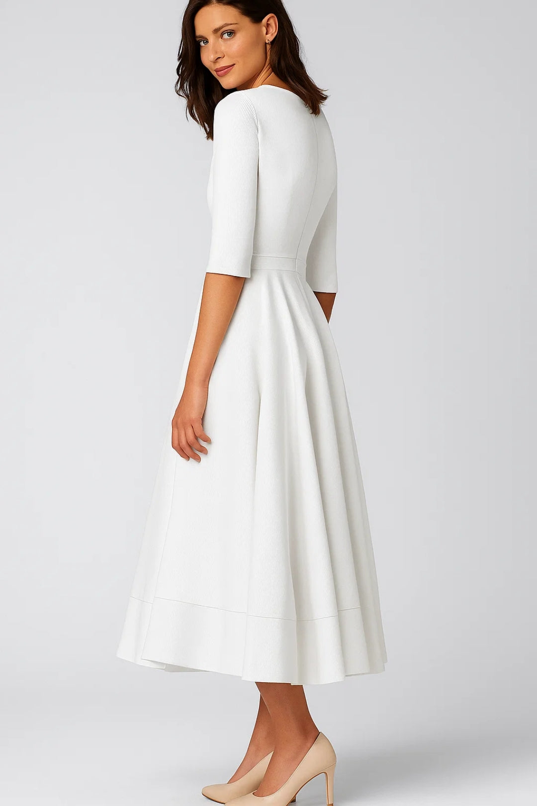 Chloé | Élégante Robe Midi à Col V avec Manches 3/4 2