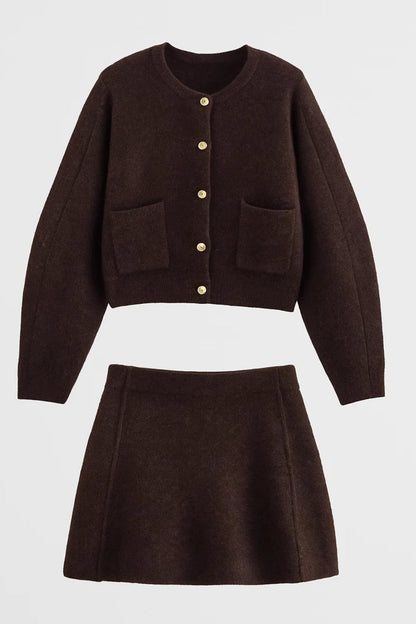Chloé | Ensemble Coordonné Élégant avec Cardigan et Minijupe pour Femme 1
